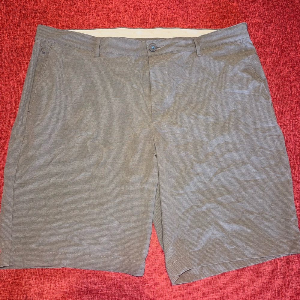 👉🏼LIKE NEW👈🏼 Tommy Bahama Chip Shot 10” 
Orig.$128 Size:40